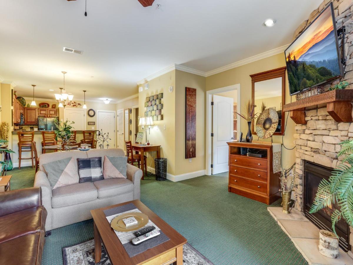 Downtown Delight, 2 Bedrooms, Pool, Hot Tub, Sleeps 6 Gatlinburg Εξωτερικό φωτογραφία