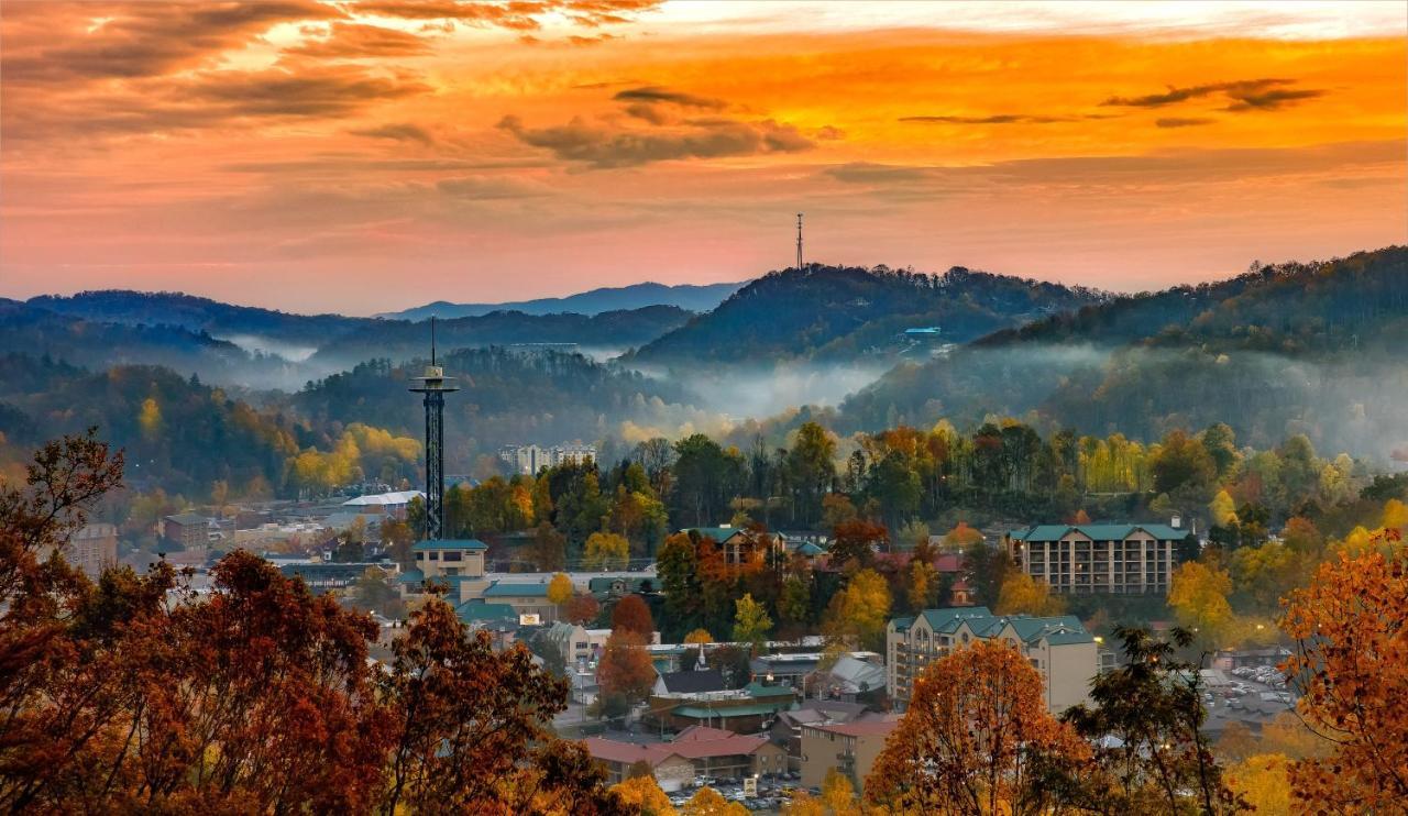 Downtown Delight, 2 Bedrooms, Pool, Hot Tub, Sleeps 6 Gatlinburg Εξωτερικό φωτογραφία
