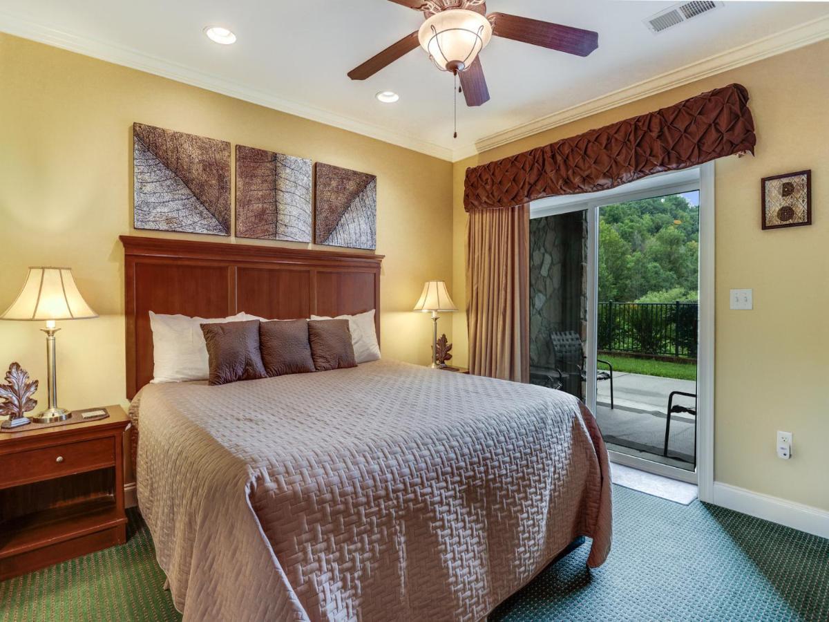 Downtown Delight, 2 Bedrooms, Pool, Hot Tub, Sleeps 6 Gatlinburg Εξωτερικό φωτογραφία