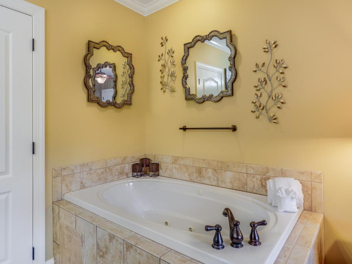 Downtown Delight, 2 Bedrooms, Pool, Hot Tub, Sleeps 6 Gatlinburg Εξωτερικό φωτογραφία